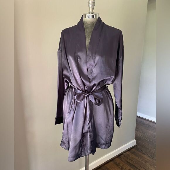 Victoria’s Secret Navy Satin Robe - Picture 1 of 9